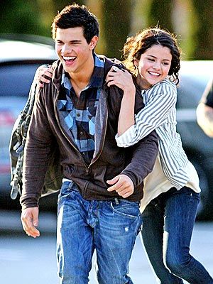 taylor-lautner-and-selena-gomez.jpg